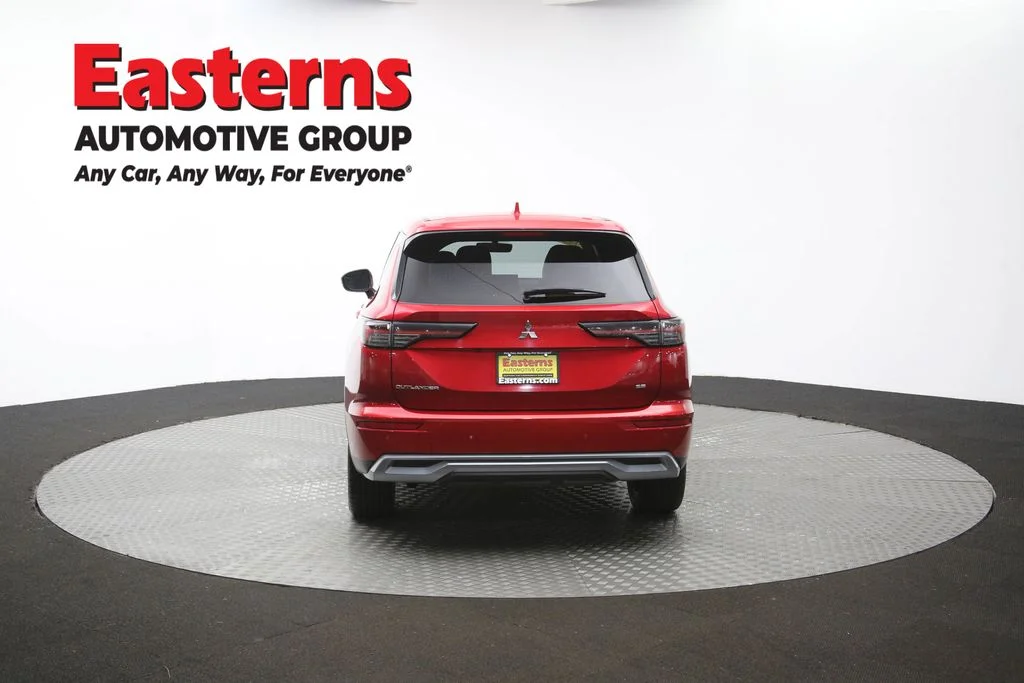 Used 2025 Red Mitsubishi SE image 38