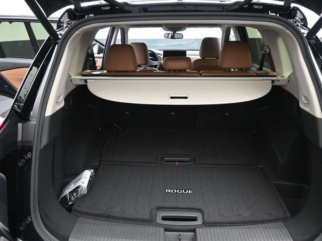 Used 2026 Black Nissan Platinum image 16