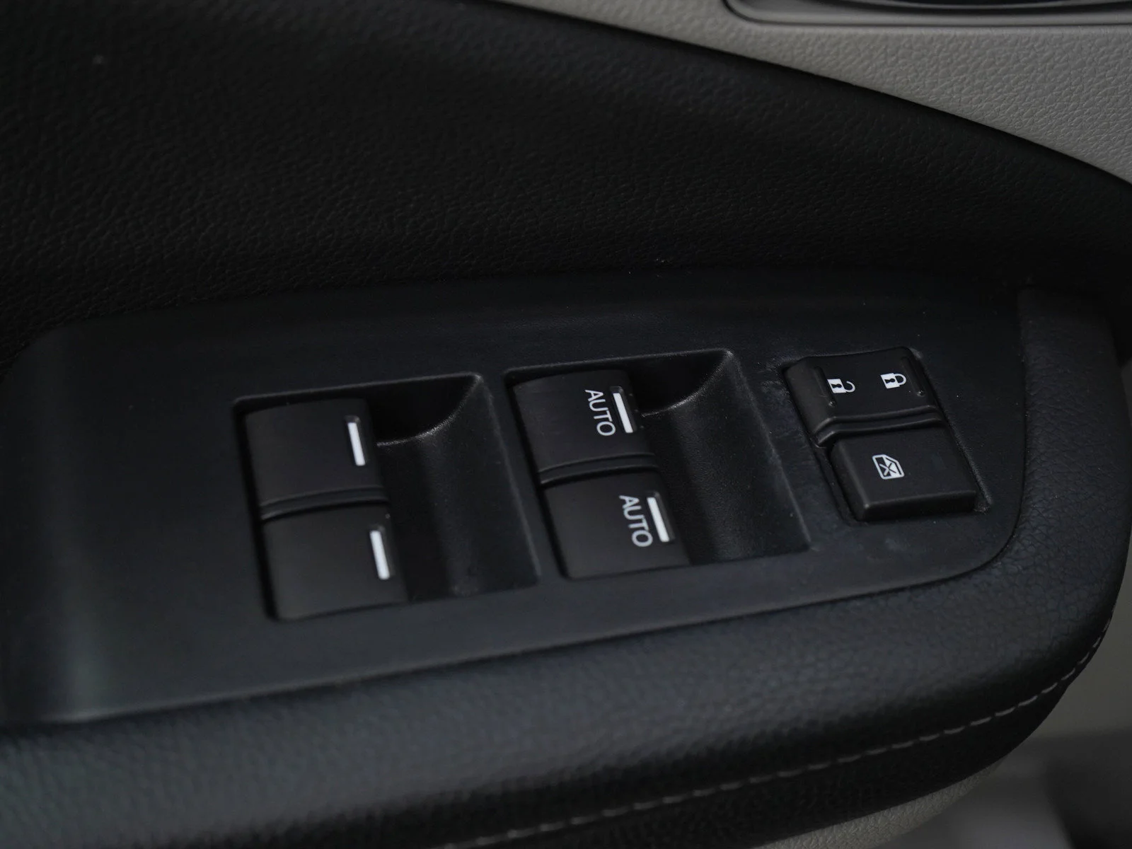 Used 2023 Blue Honda RTL AWD image 21