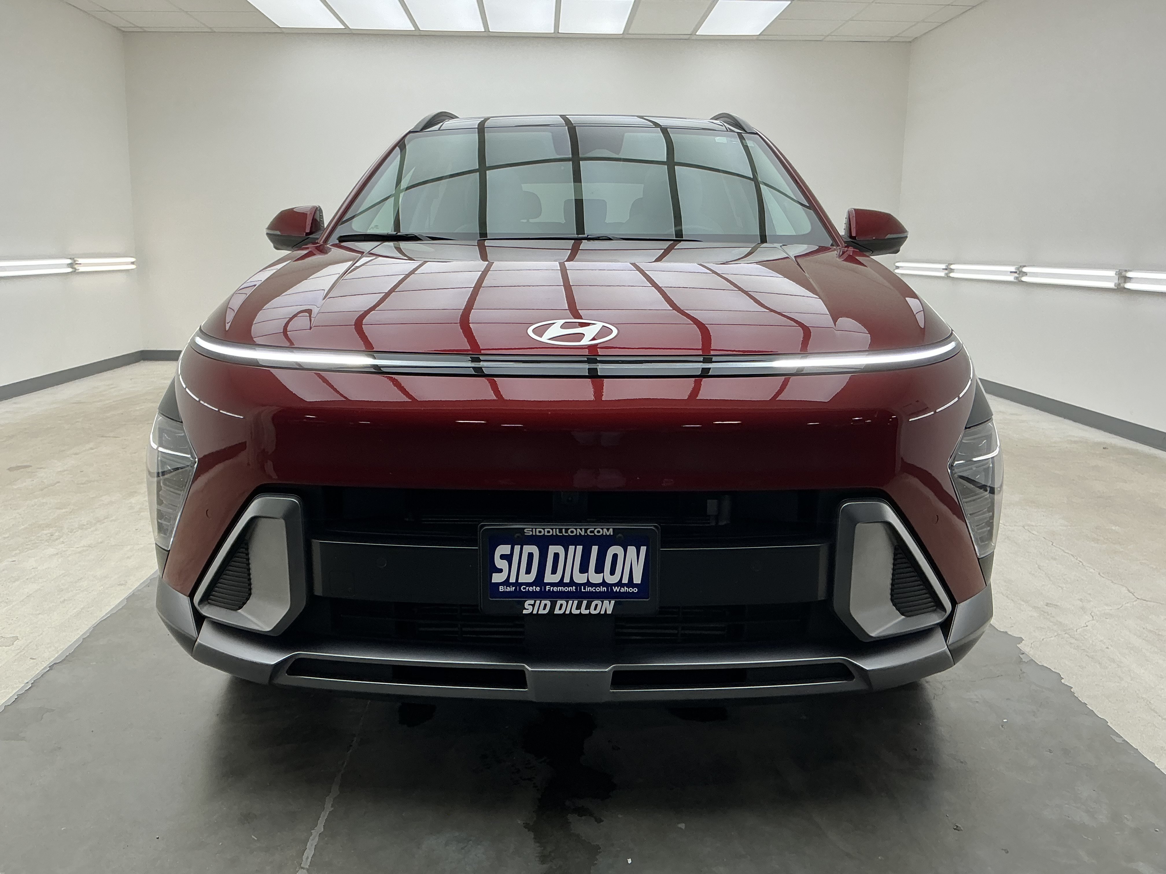 Used 2024 Ultimate Red Metallic Hyundai Limited image 2