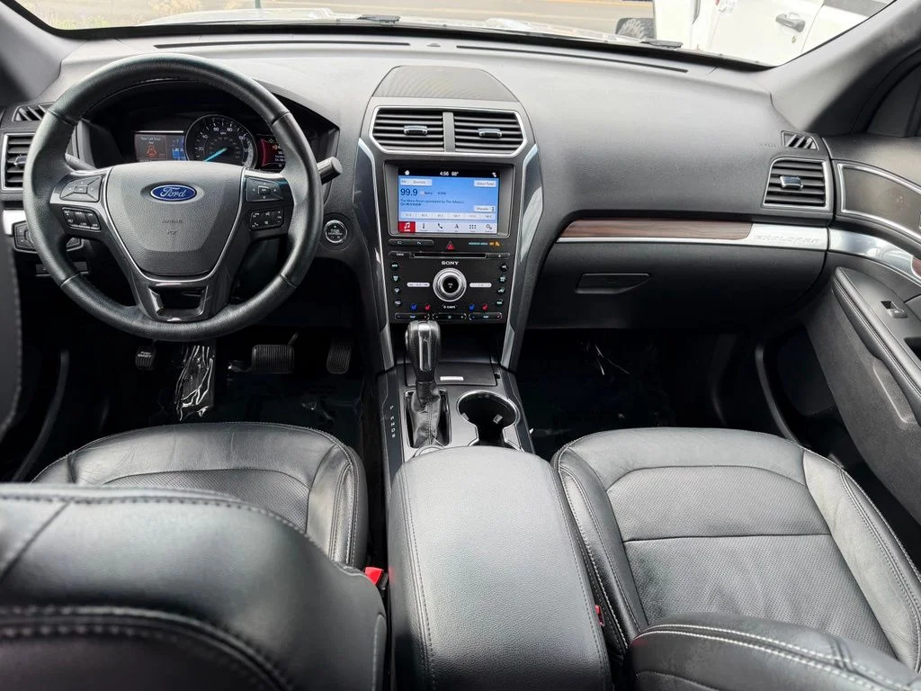 Used 2018 Ingot Silver Ford Limited image 18