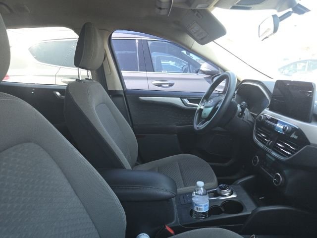 Used 2020 Blue Ford SE image 4