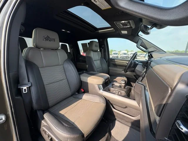 Used 2023 Brown Chevrolet ZR2 image 31