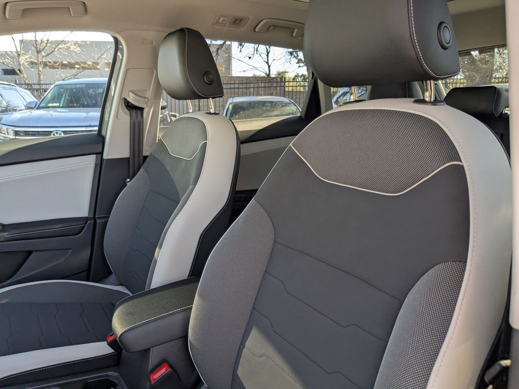 New 2026 Platinum Gray Metallic Volkswagen SE image 7