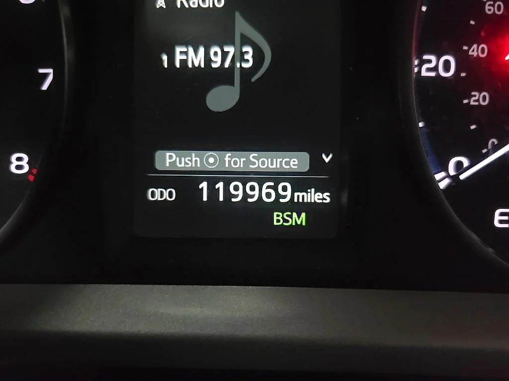 Used 2018 Black Toyota XLE image 23