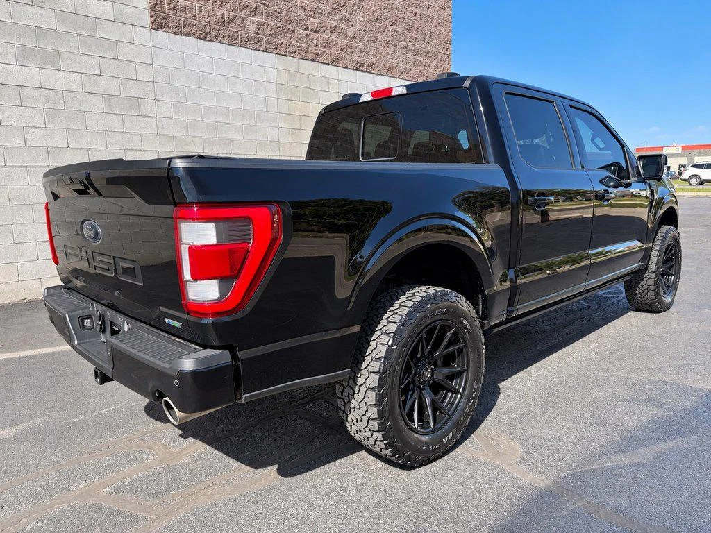 Used 2023 Agate Black Metallic Ford LARIAT 4WD SUPERCREW 5.5 BOX image 5