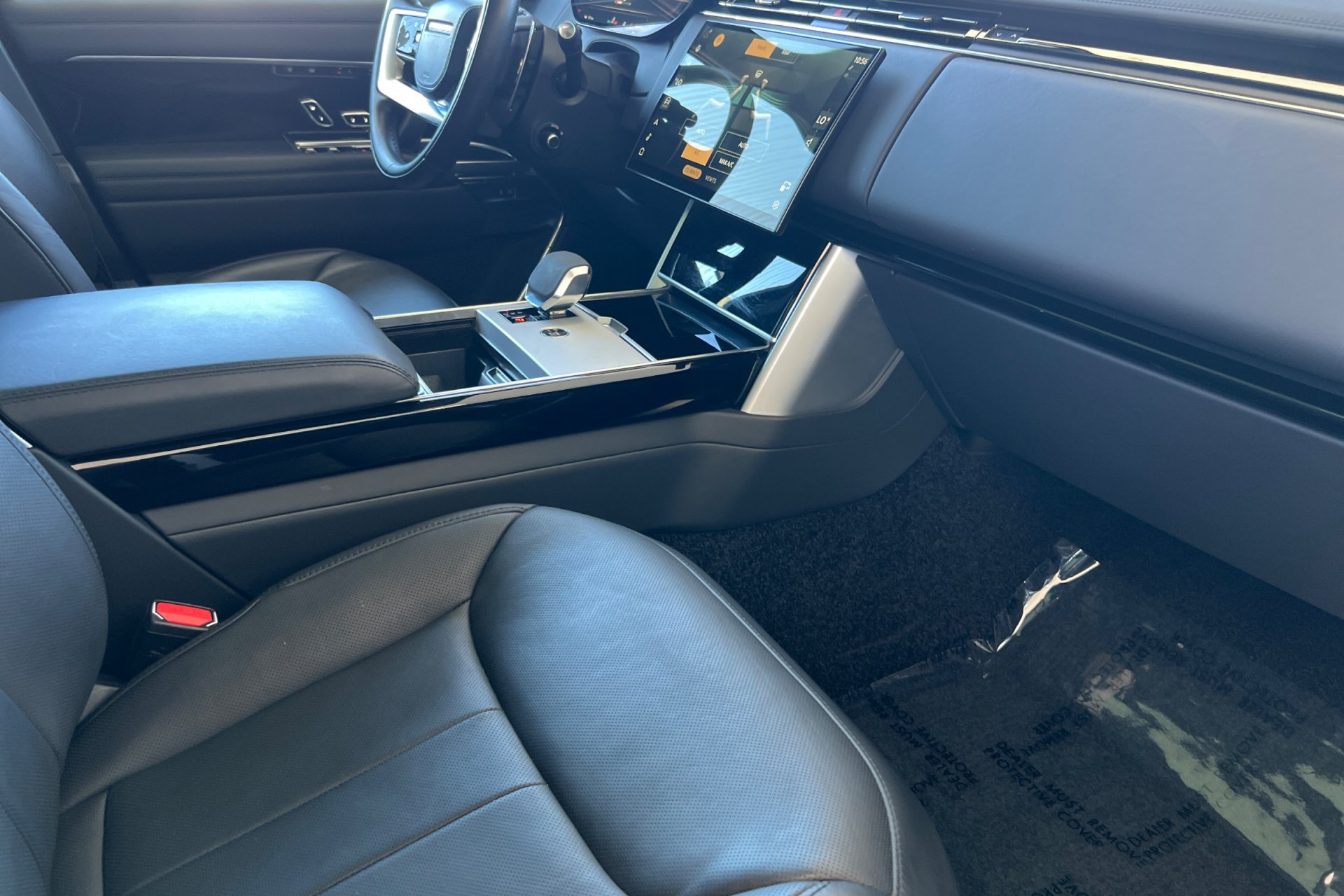 Certified Used 2024 Santorini Black Metallic Land Rover SE image 18