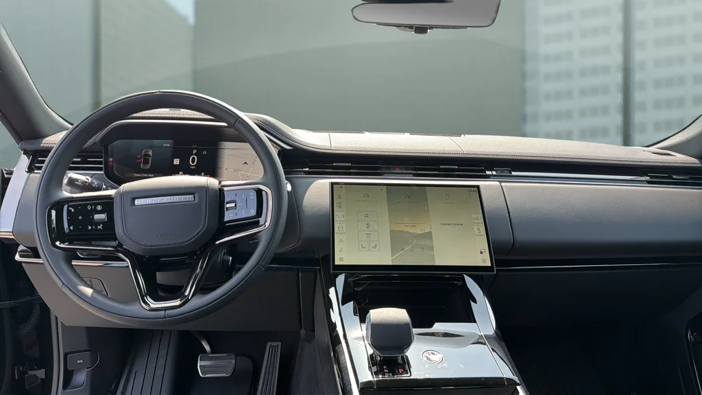 New 2026 Black Land Rover Dynamic SE image 18