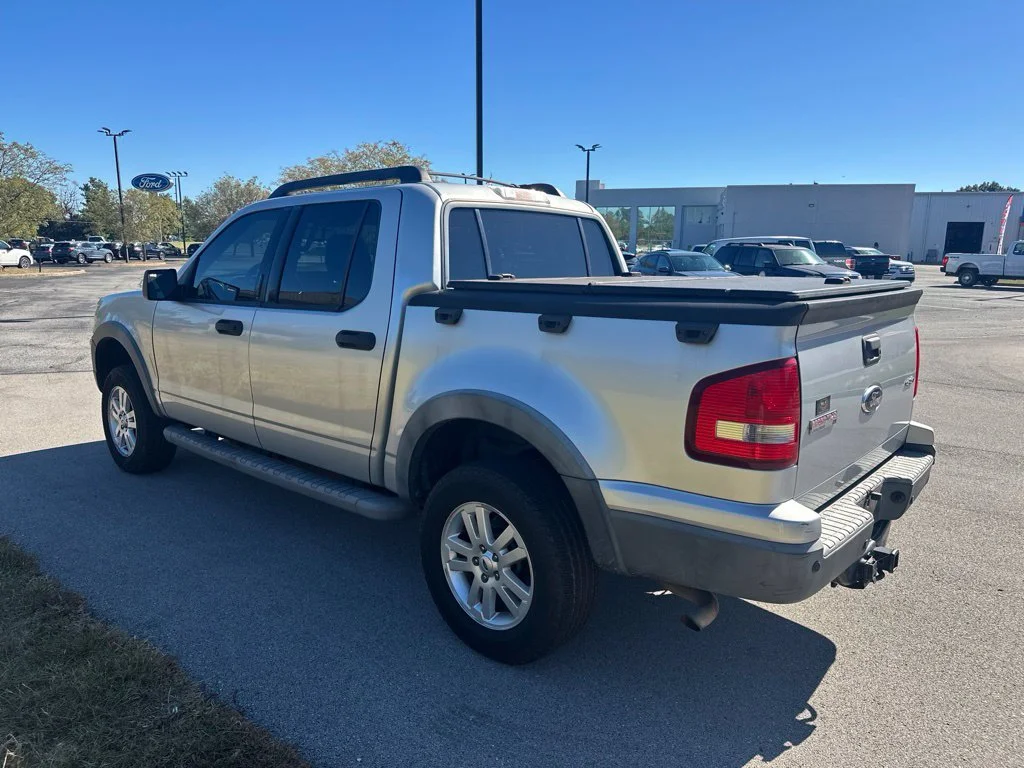 Used 2010 Silver Ford XLT image 5