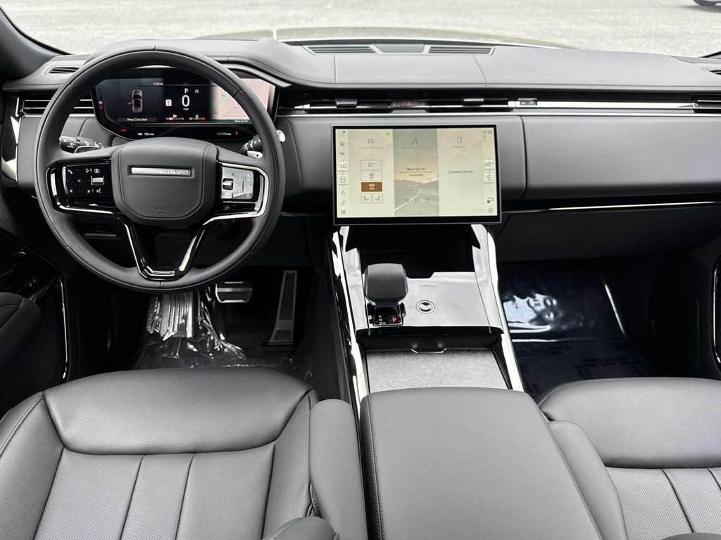 New 2026 Flux Silver Ultra Mettalic Gloss Land Rover Dynamic SE image 2