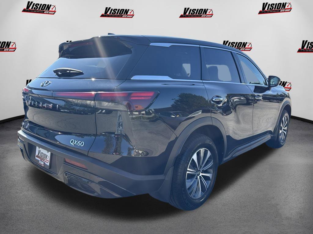 Used 2024 Black INFINITI PURE image 5