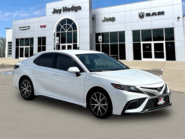 Pre-Owned 2022 Toyota Camry SE Nightshade