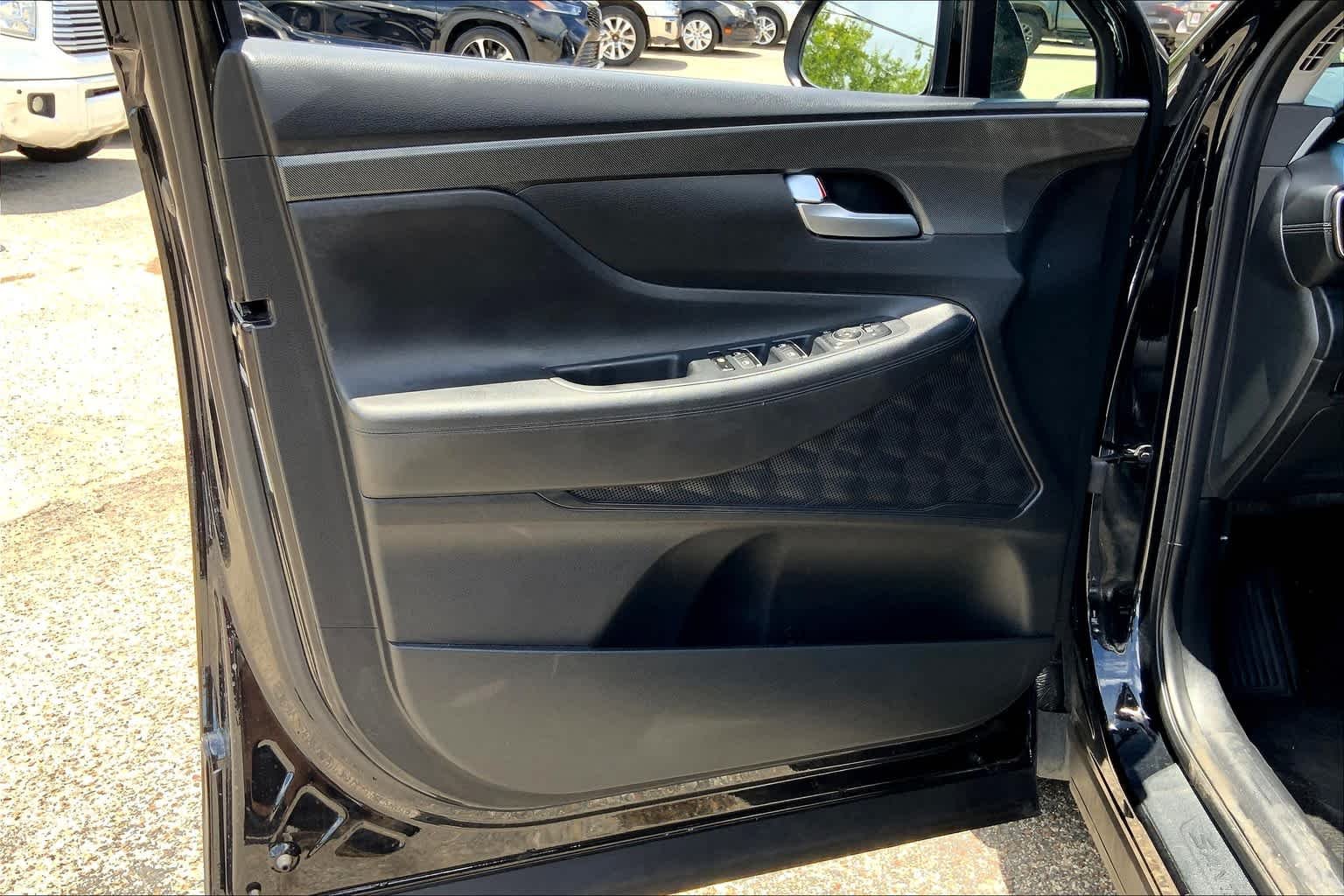 Used 2021 Twilight Black Hyundai SE image 20