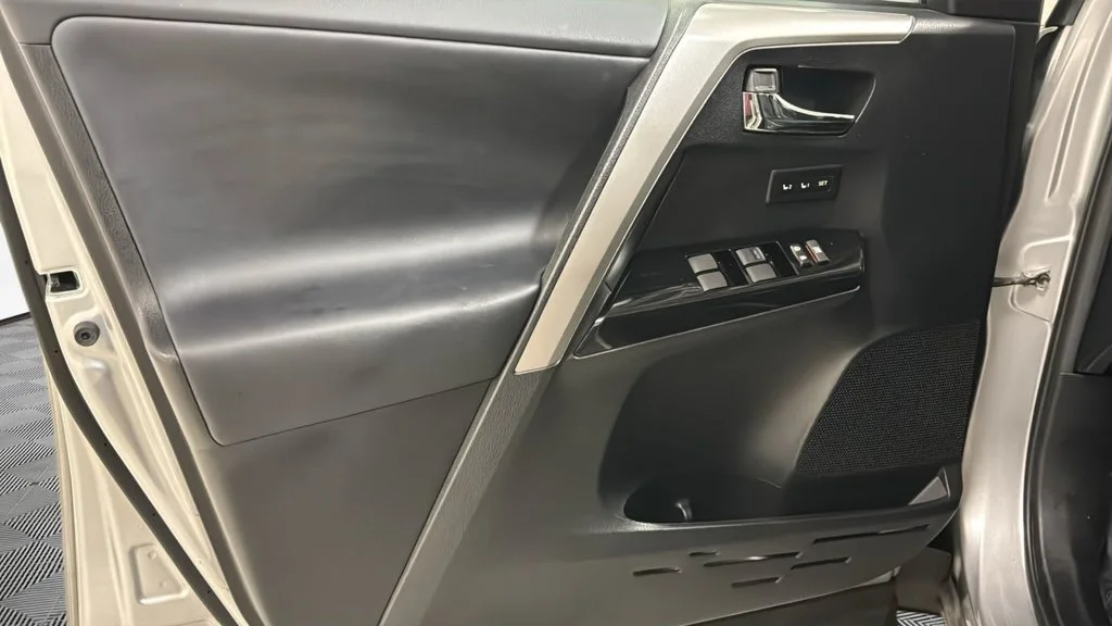Used 2017 Silver Sky Metallic Toyota Limited image 18