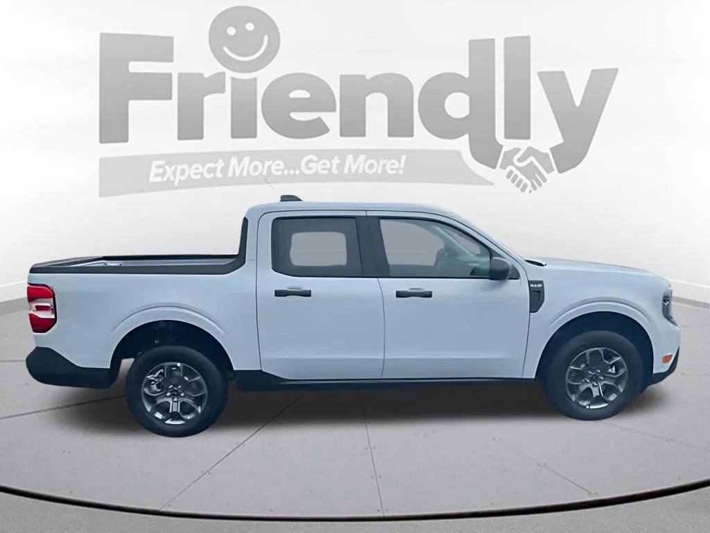 New 2026 Space White Metallic Ford XLT image 4