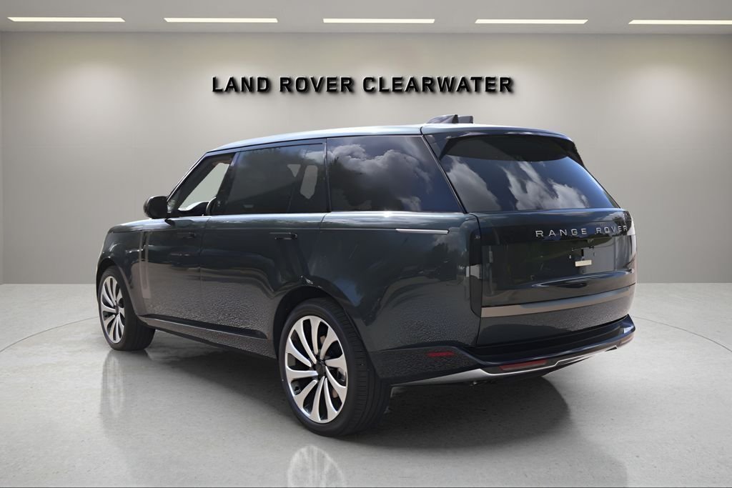 New 2026 Belgravia Green LAND ROVER SE LWB 7-Seats / V8 image 3