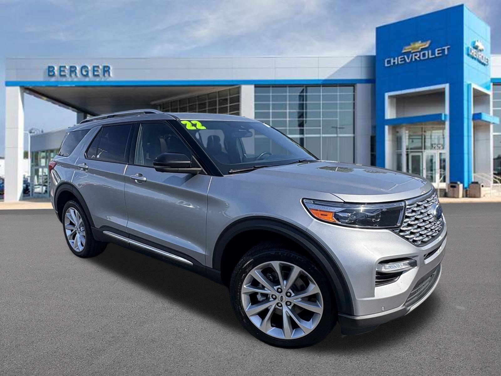 2022 Ford Explorer Platinum 4WD's photo