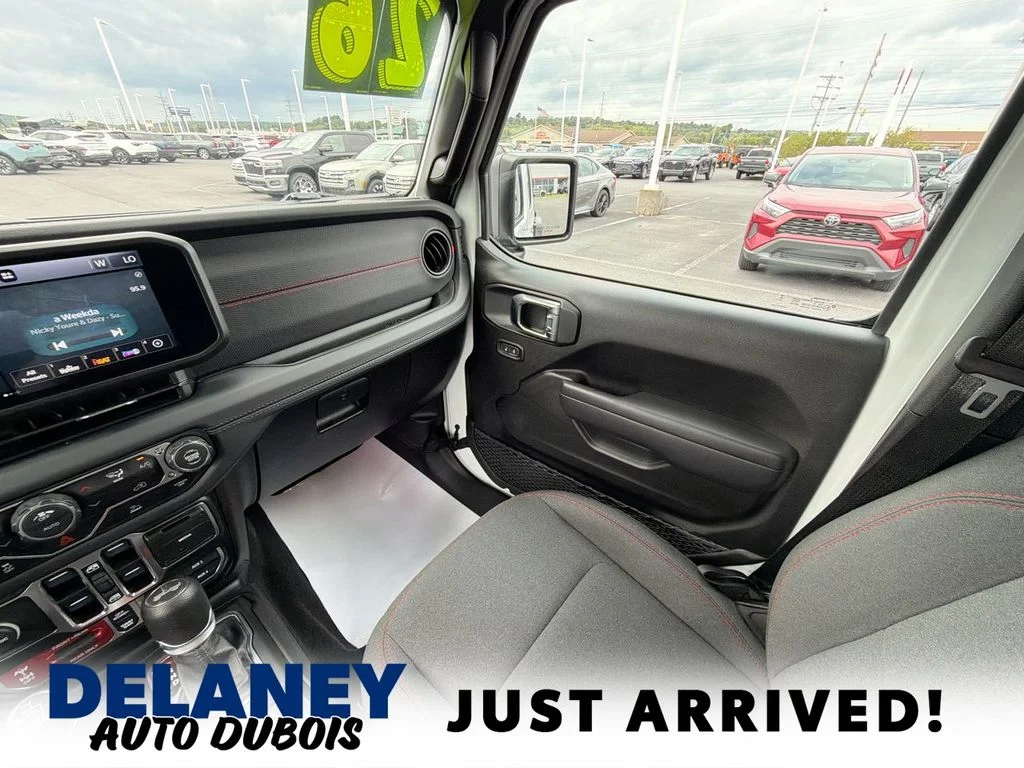 Used 2026 White Jeep Rubicon image 11