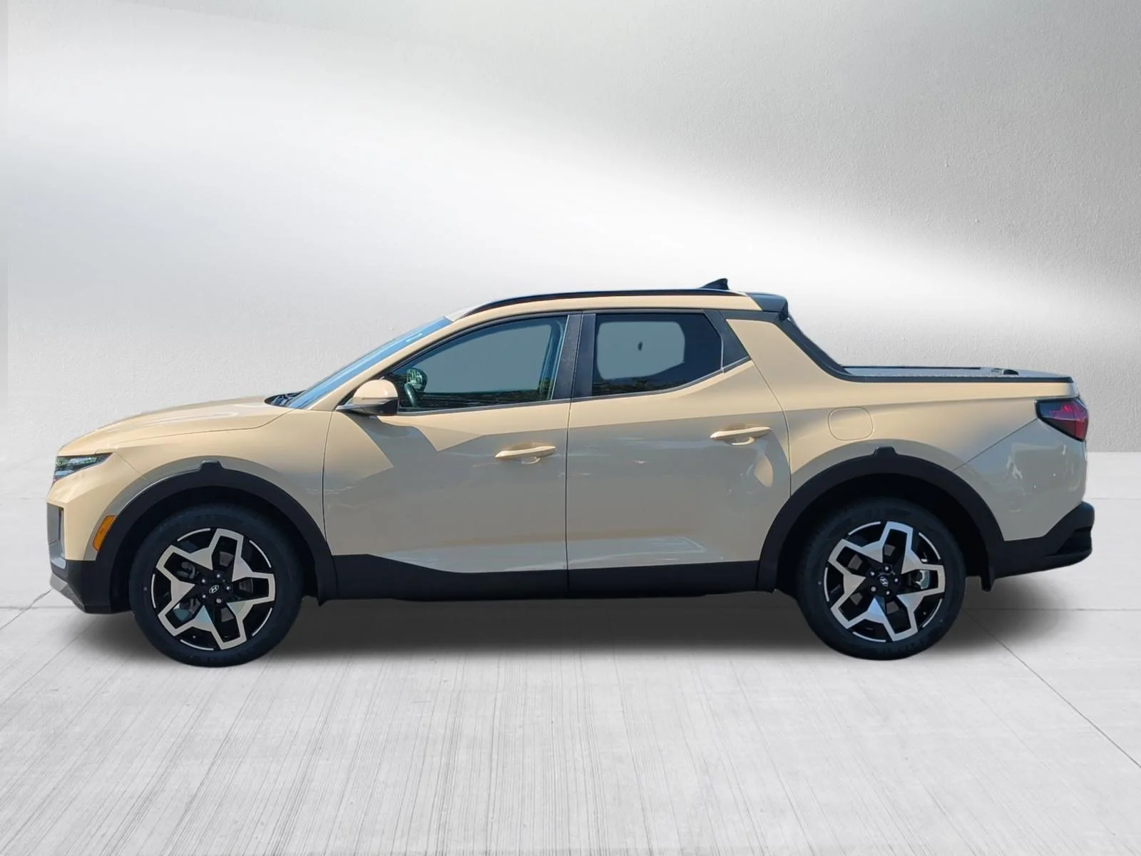 Used 2022 Mojave Sand Hyundai Limited image 4