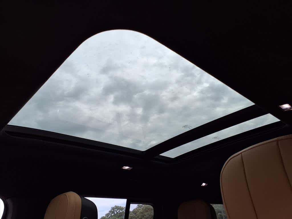 2025 Land Rover Defender V8 - Photo 10