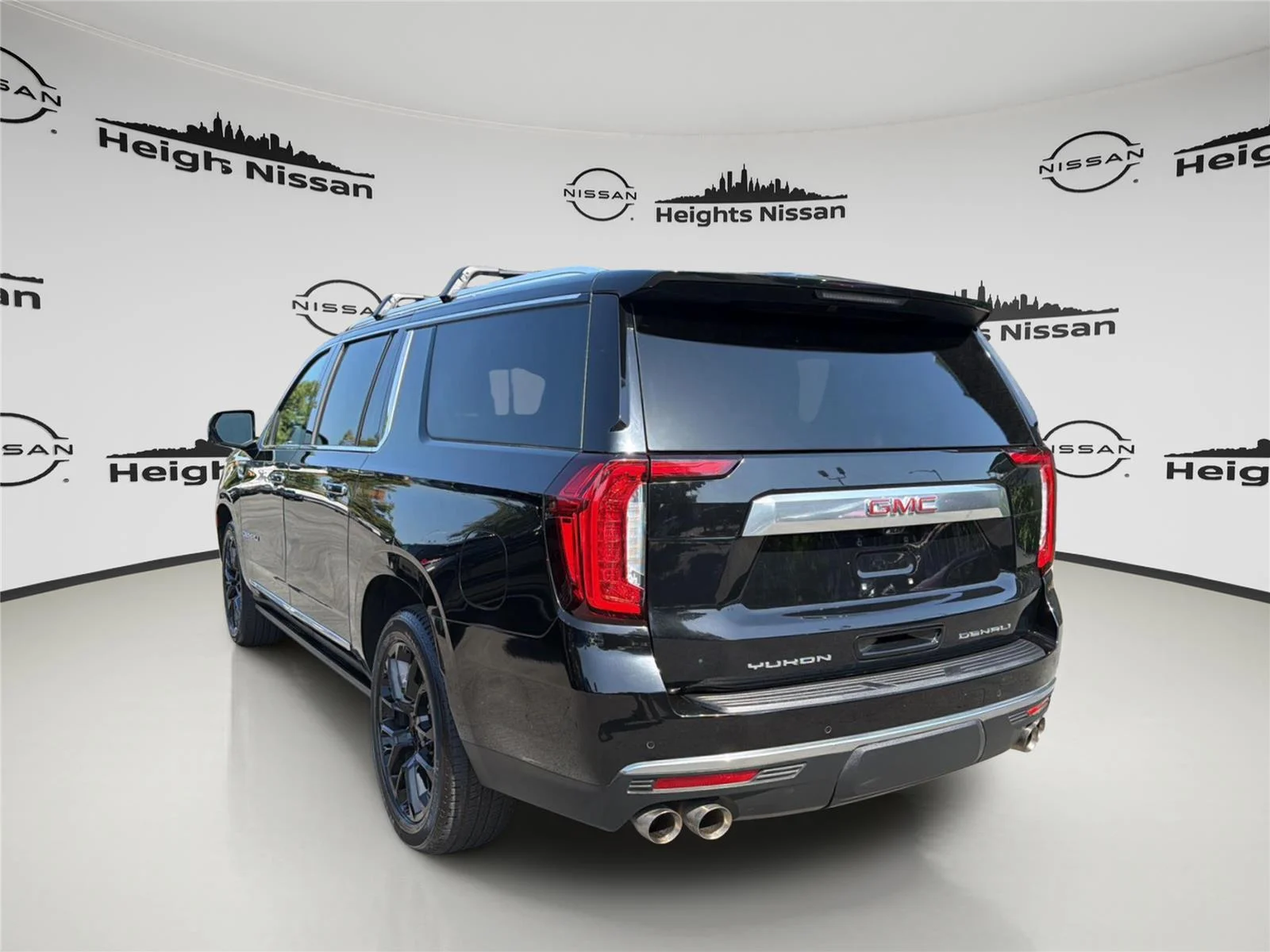 Used 2023 Onyx Black GMC Denali image 3