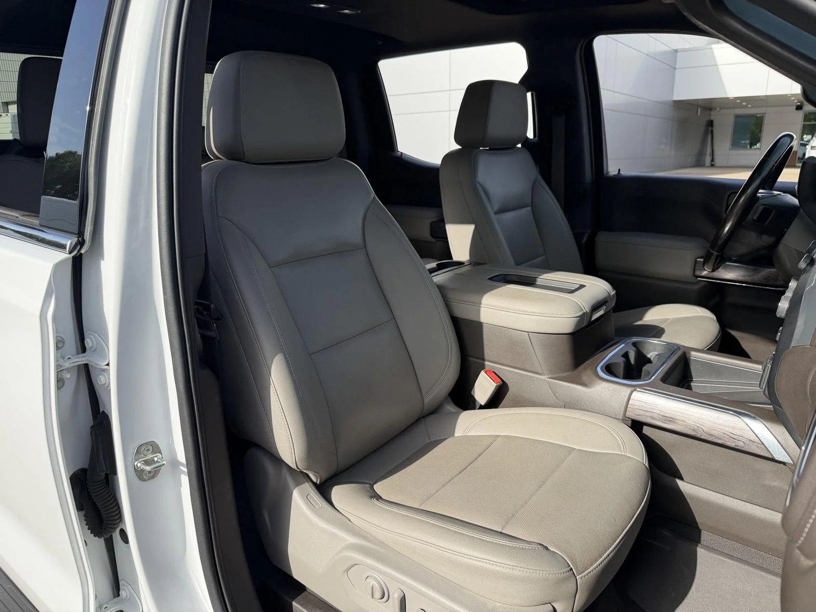 Used 2022 Summit White Chevrolet LTZ image 20