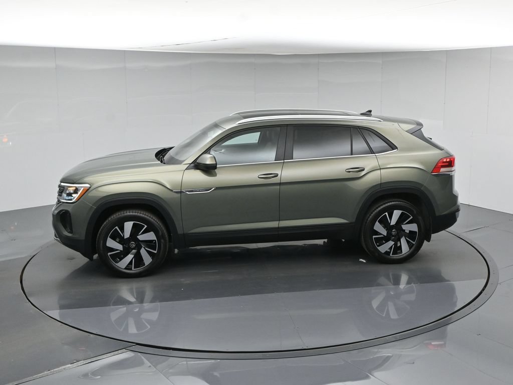 Used 2026 Green Volkswagen SE w/Technology image 45