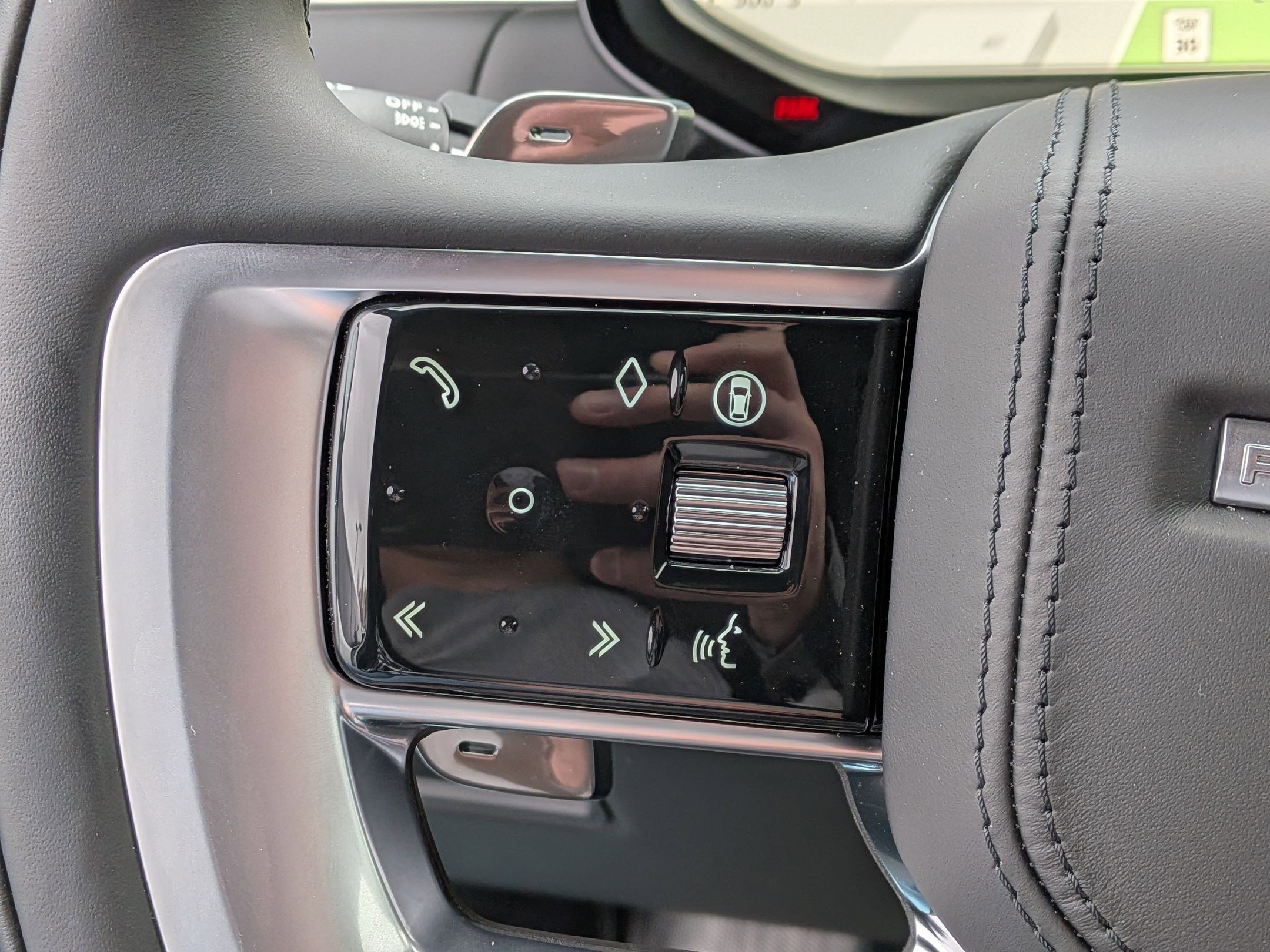 2025 Land Rover Range Rover SE - Photo 13