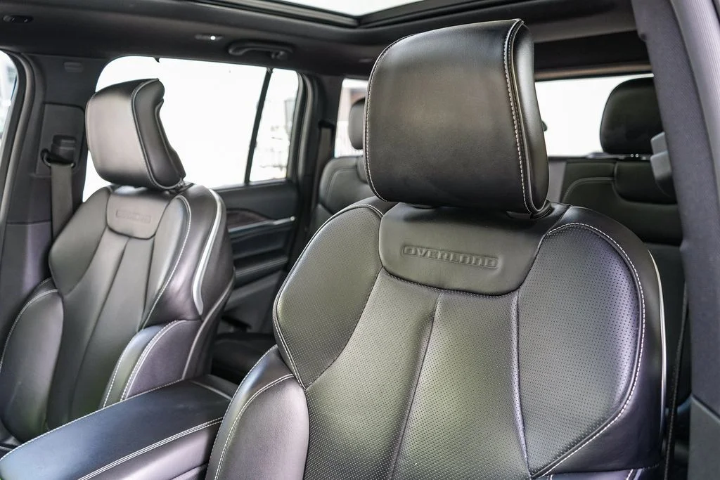 Used 2023 Gray Jeep Overland 4xe image 25