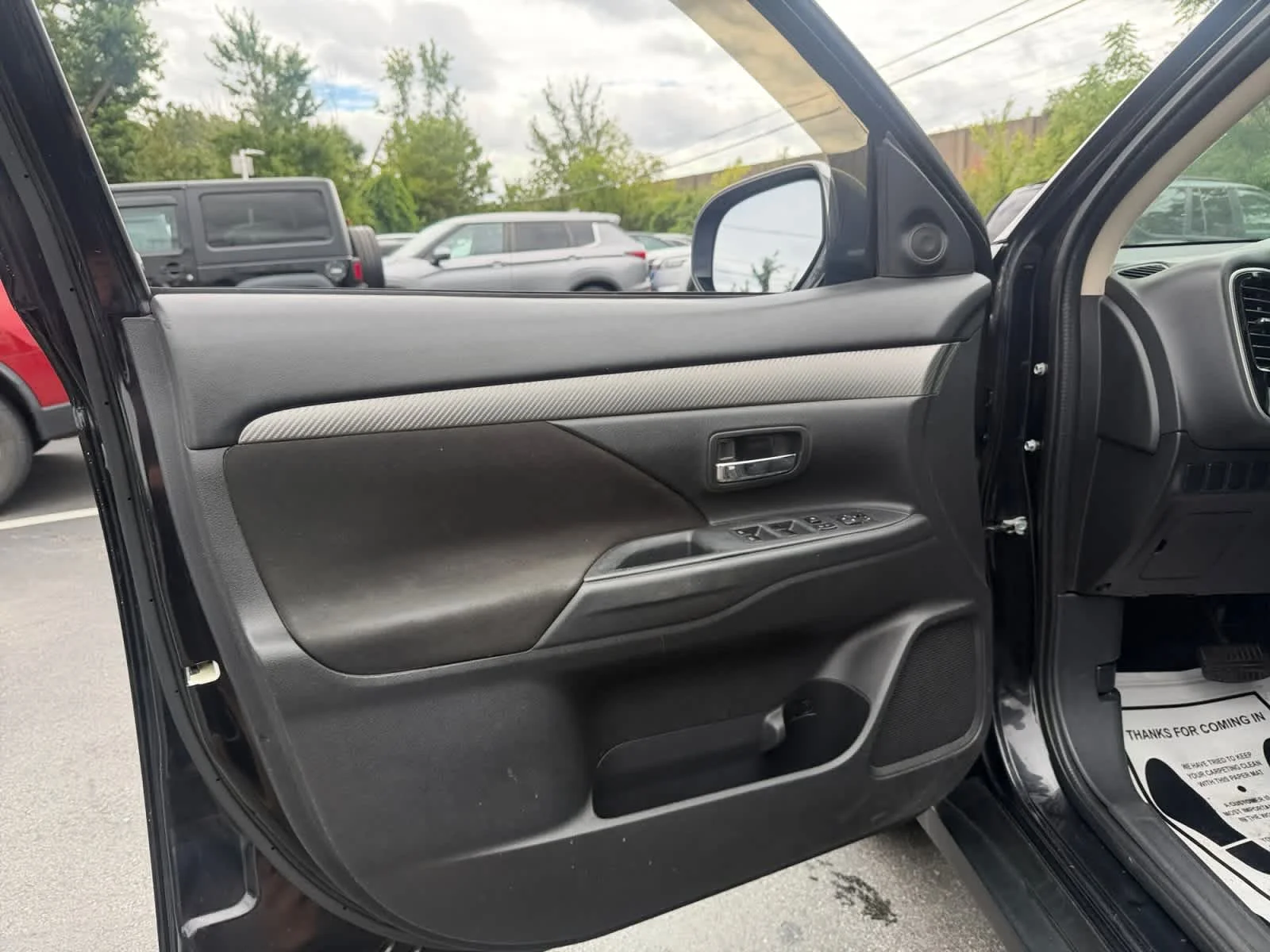 Used 2017 Labrador Black Pearl Mitsubishi ES image 14