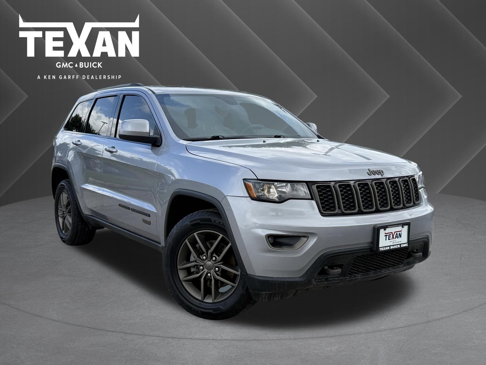 2017 Jeep Grand Cherokee Laredo 75th Anniversary Edition's photo