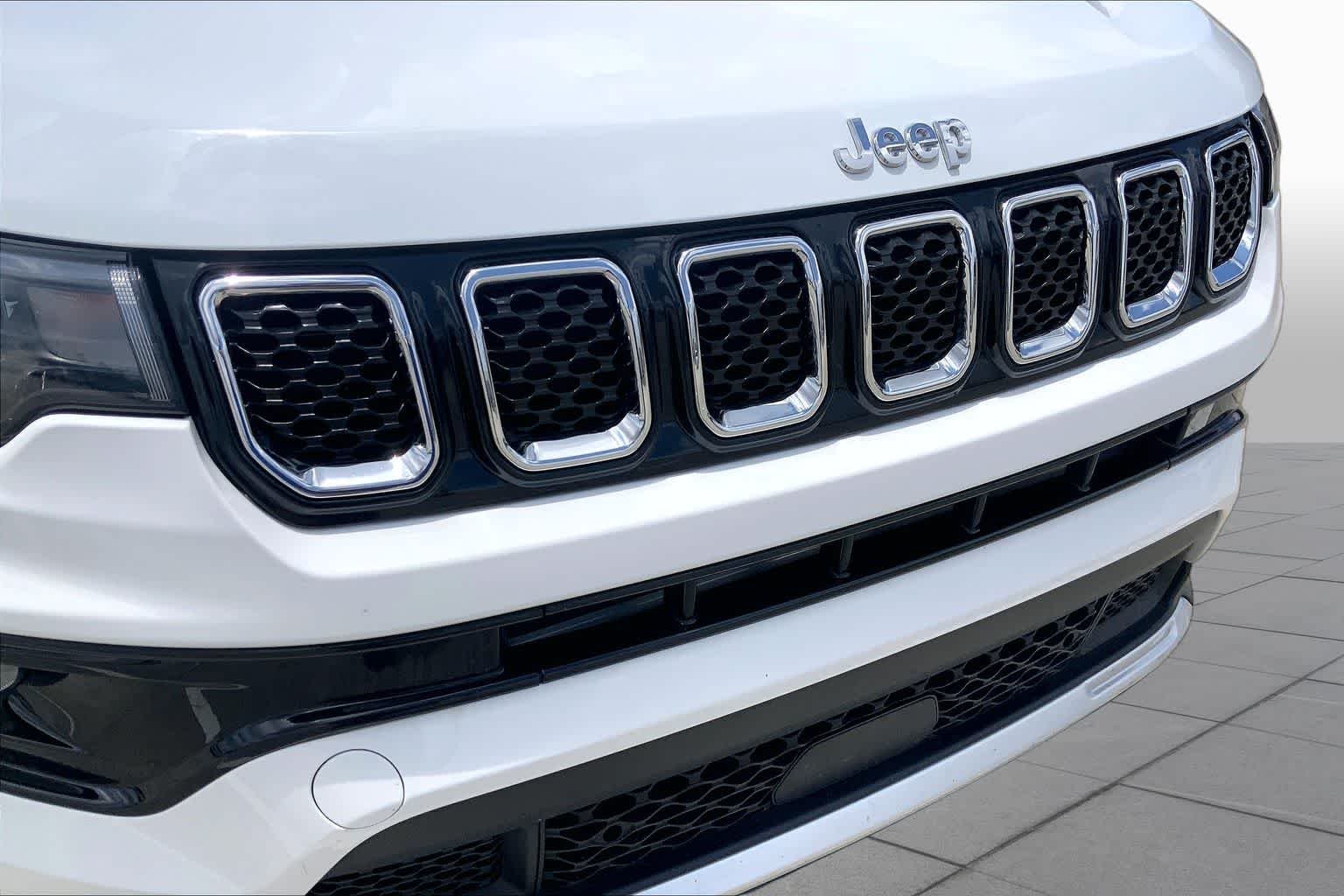 Used 2024 Bright White Clearcoat Jeep Limited image 29
