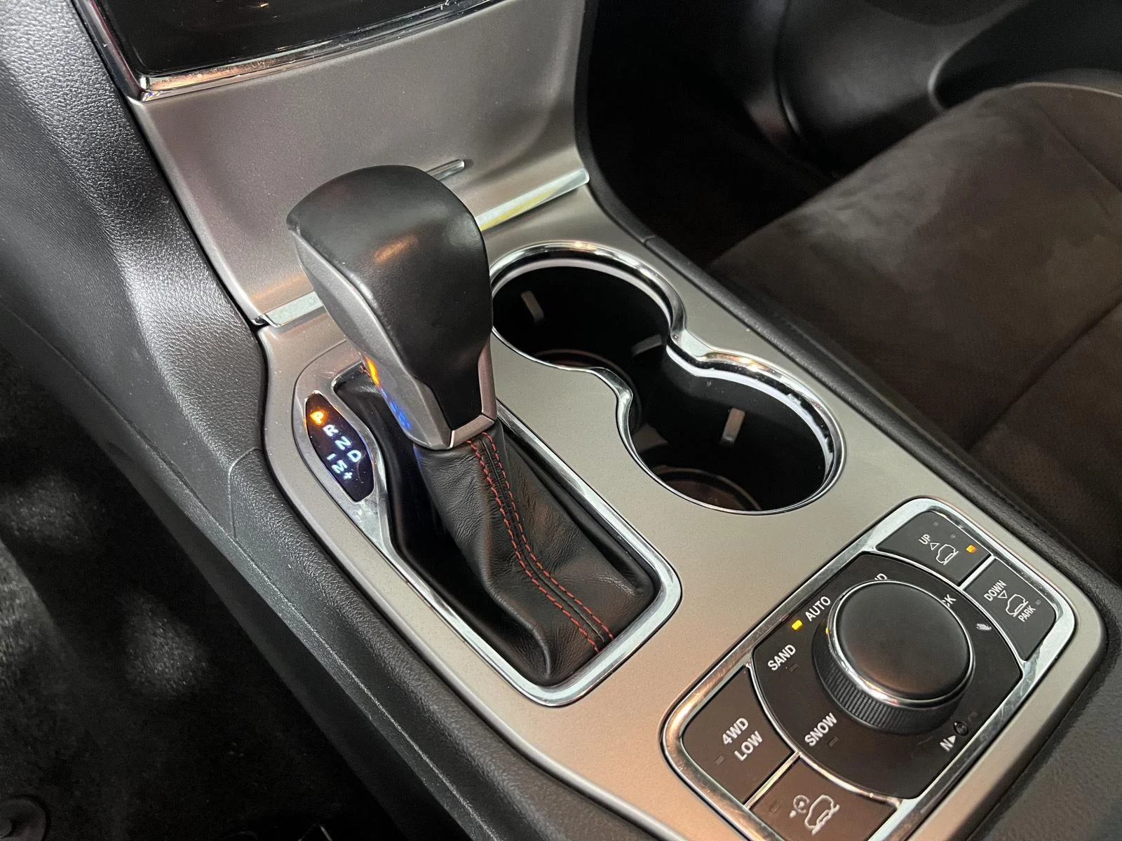Used 2021 Diamond Black Crystal Pearlcoat Jeep Trailhawk image 19