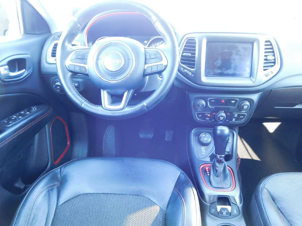 Used 2018 Laser Blue Jeep Trailhawk image 15