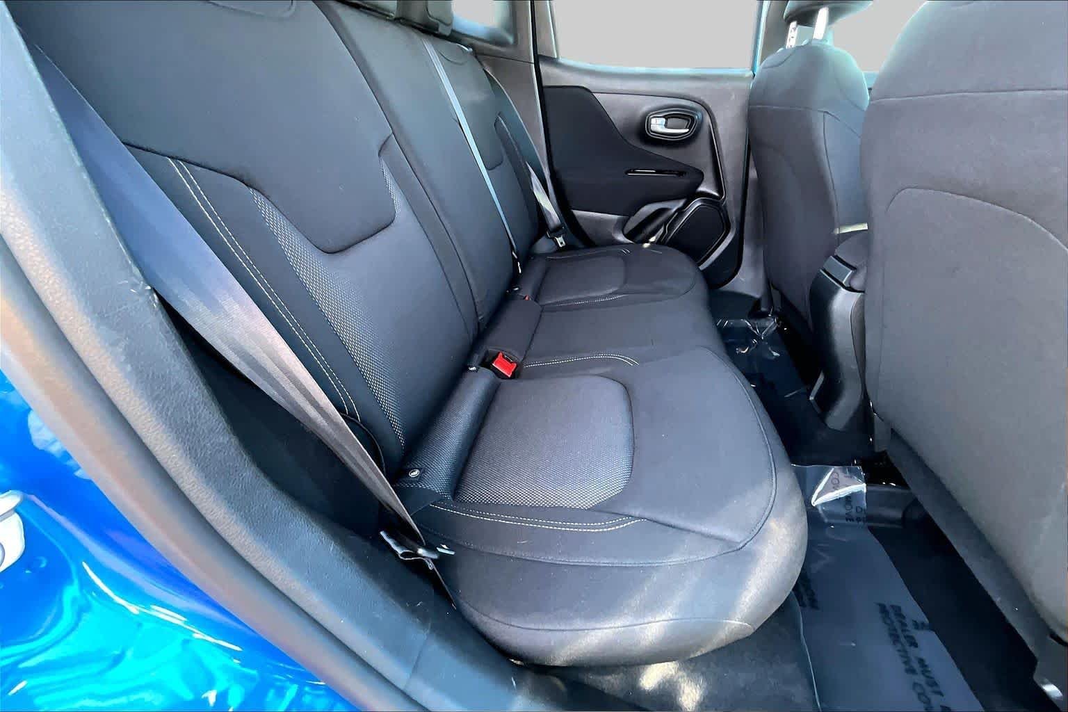 Used 2020 Brilliant Blue Metallic Clear Coat Jeep Jeepster image 19