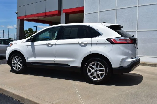 Used 2024 White Ford SEL image 7