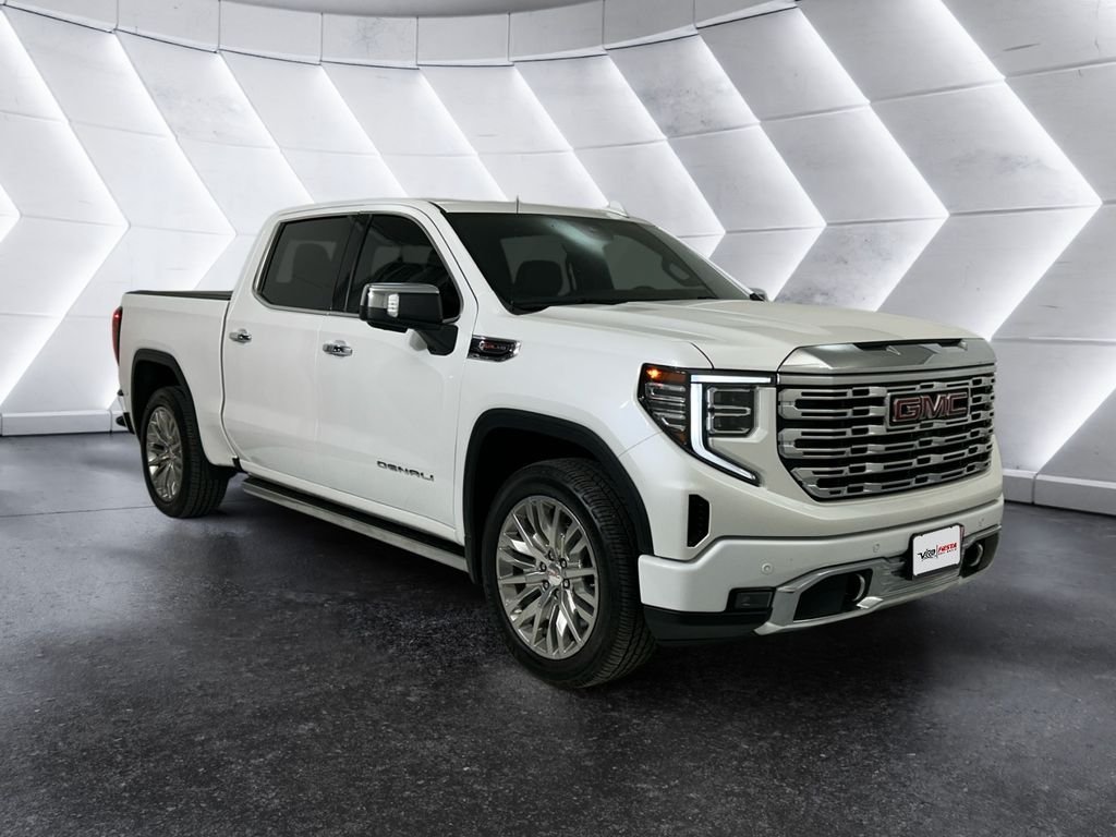 2023 GMC Sierra 4WD Crew Cab Short Box Denali's photo