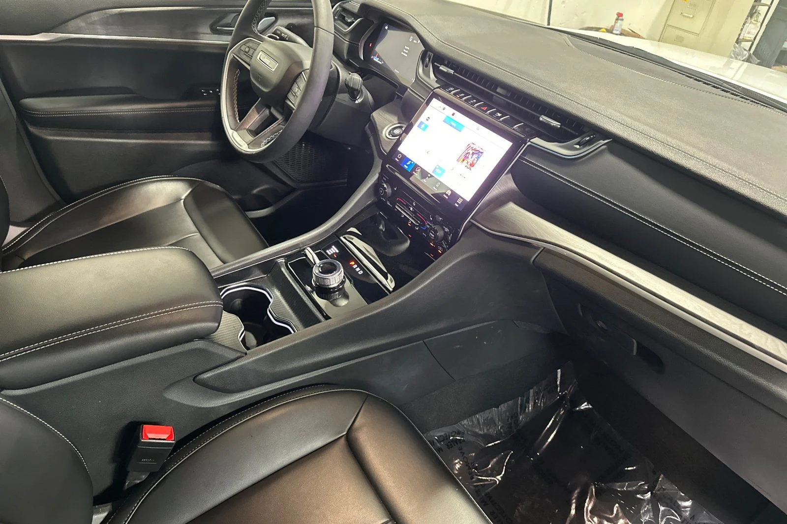 Used 2025 Bright White Clearcoat Jeep Limited image 18