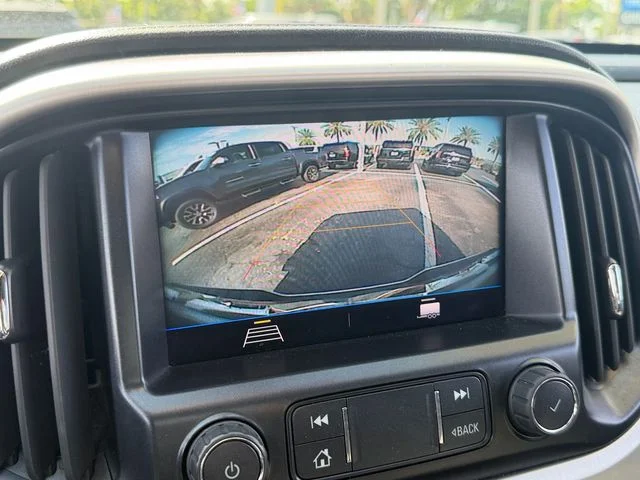 Used 2022 White GMC Elevation image 23