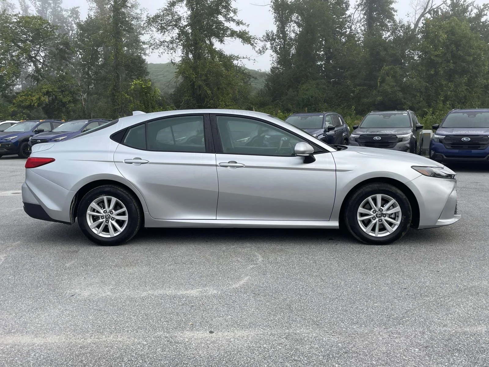 2025 Toyota Camry LE - Photo 29