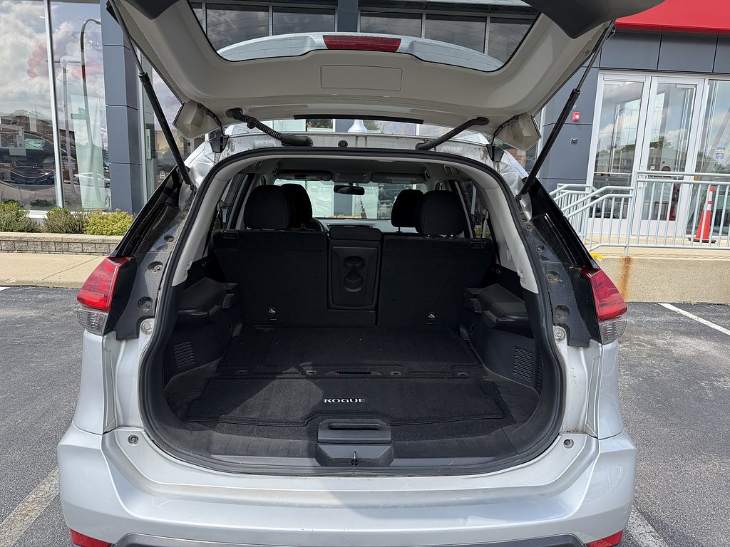 Used 2017 Brilliant Silver Nissan SV image 9