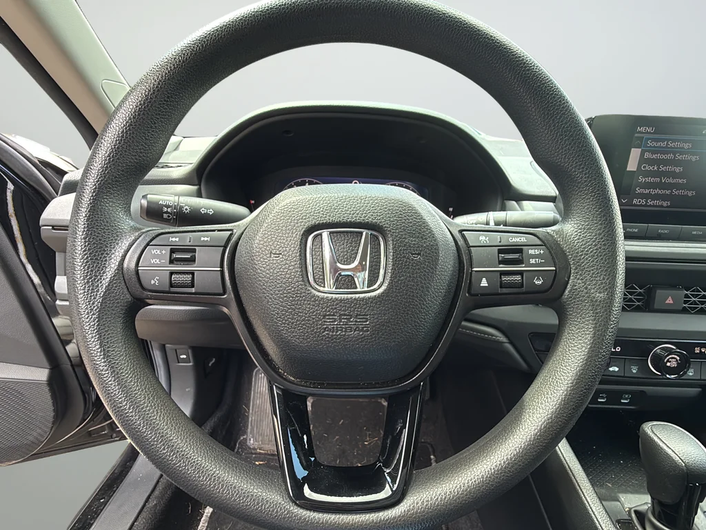 Used 2024  Honda LX image 33