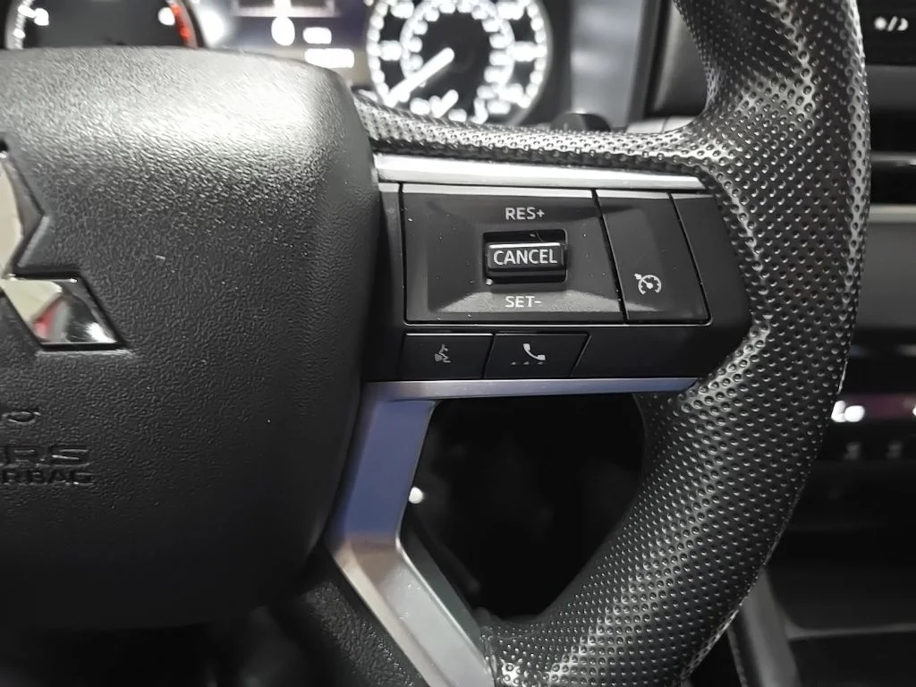 Used 2025 Red Mitsubishi ES image 25