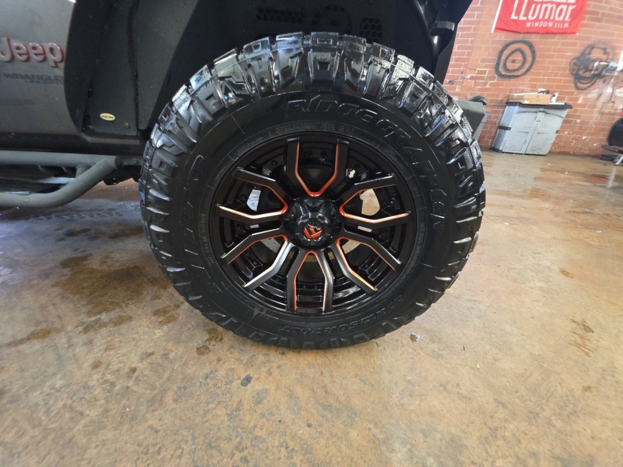Used 2021 Granite Crystal Metallic Clearcoat Jeep Unlimited Rubicon image 11