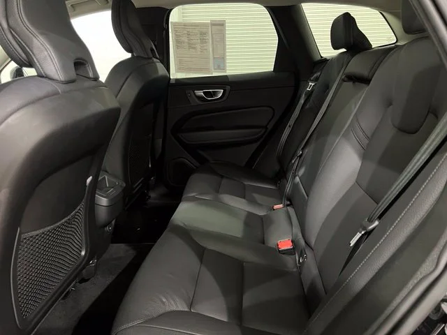 Used 2024 Onyx Black Volvo Plus image 21