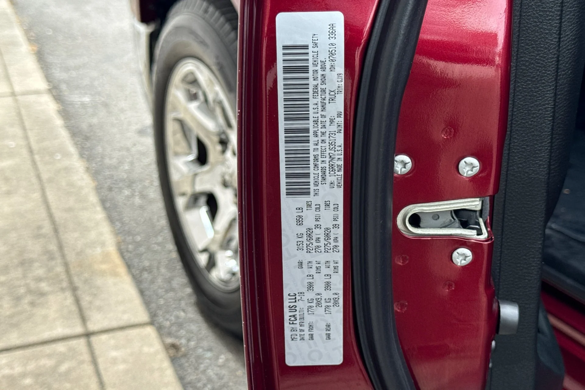 Used 2018 Delmonico Red Pearlcoat Ram Laramie image 27