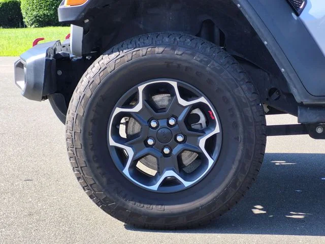 Used 2023 Silver Jeep Rubicon image 17
