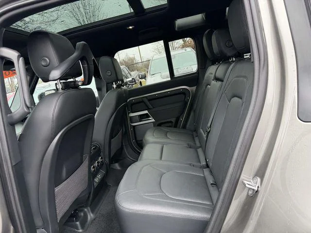 Used 2023 Gray Land Rover 110 S image 9