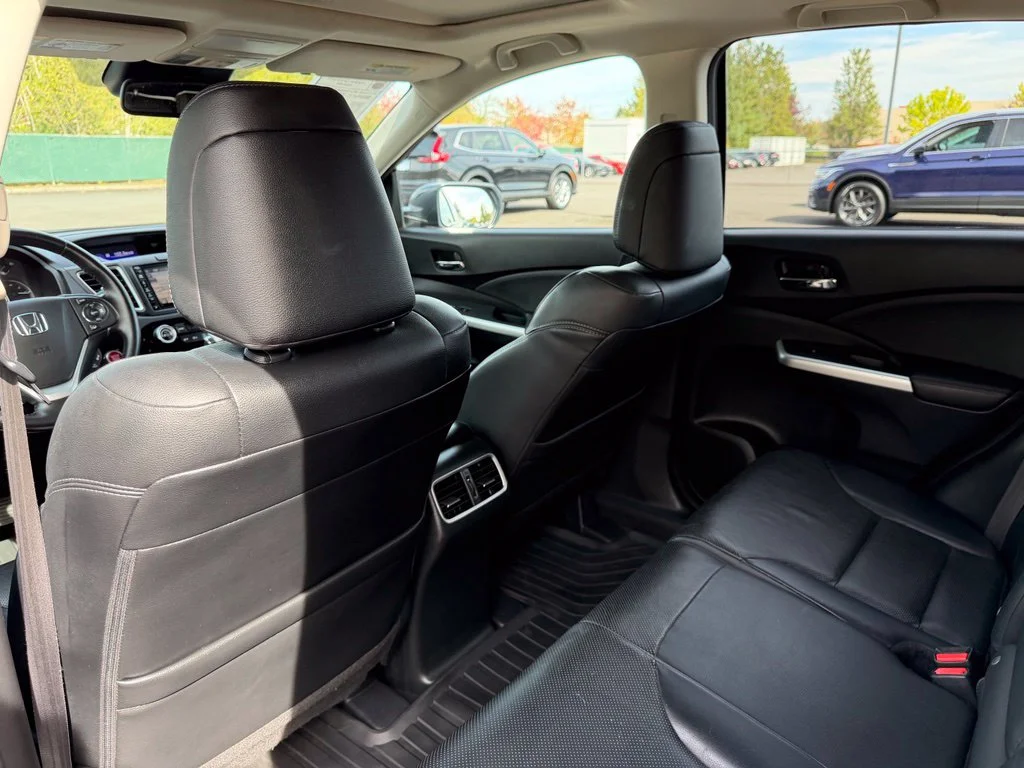 Used 2016 Crystal Black Pearl Honda Touring image 32