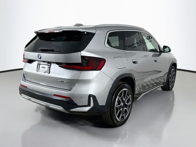 New 2026 Silver Metallic BMW xDrive28i image 7